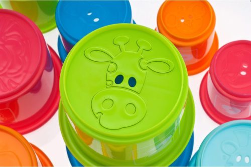 CHICCO Számokkal ellátott toronyépítő poharak 9h+