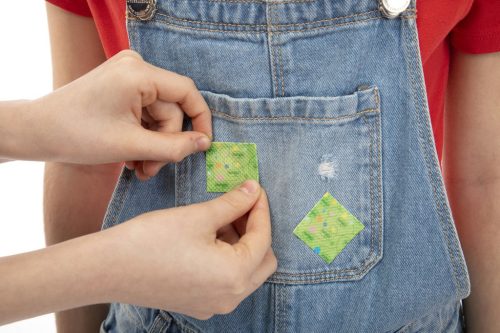 CHICCO Színes illatosított rovarriasztó matricák 12db