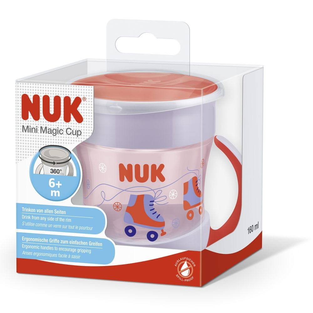 NUK Mini Magic Cup 160 ml piros használat közben