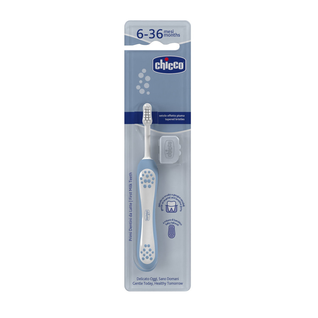 CHICCO gyermek fogkefe Indigo 6-36m használat közben