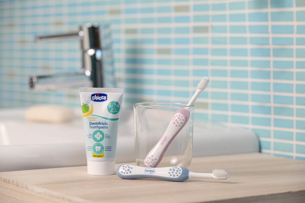 CHICCO gyermek fogkefe Indigo 6-36m közelről