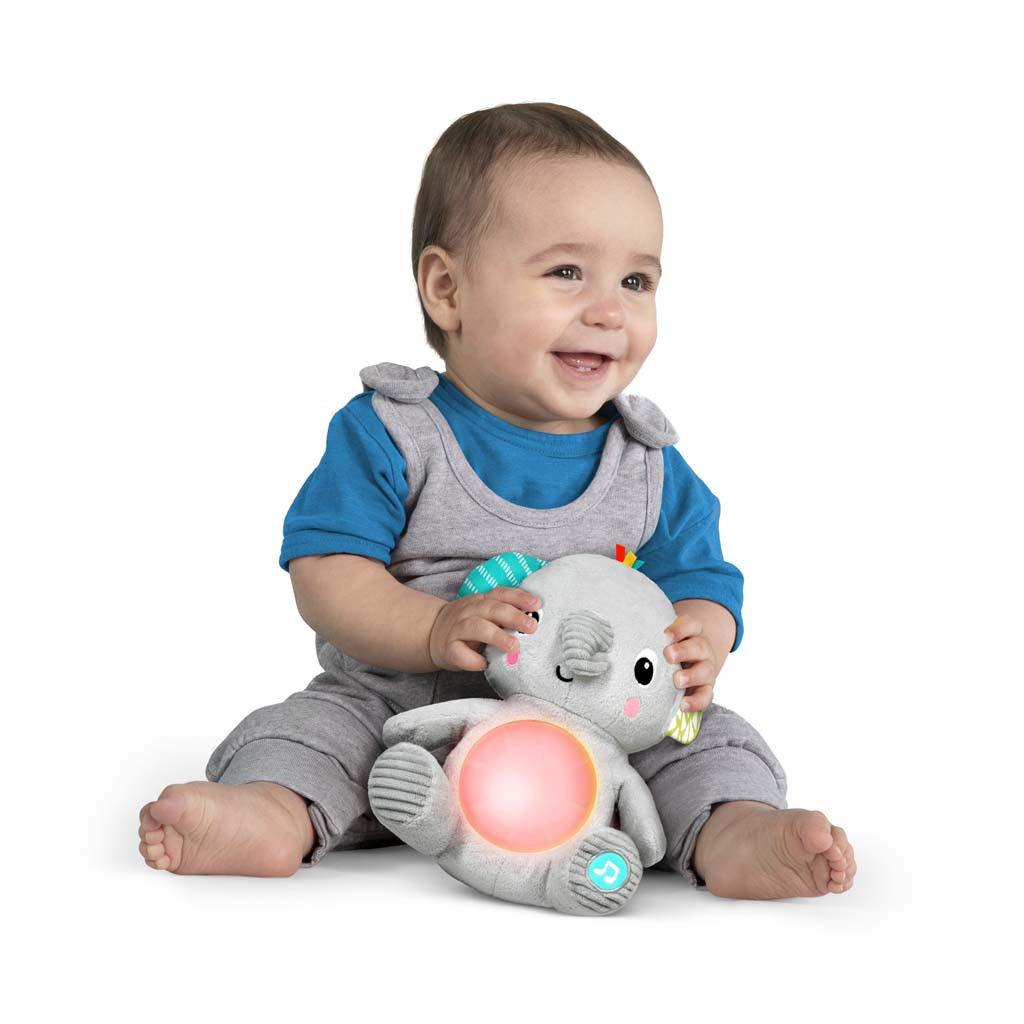 BRIGHT STARTS Hug-a-bye Baby™ elefánt zenélő funkció