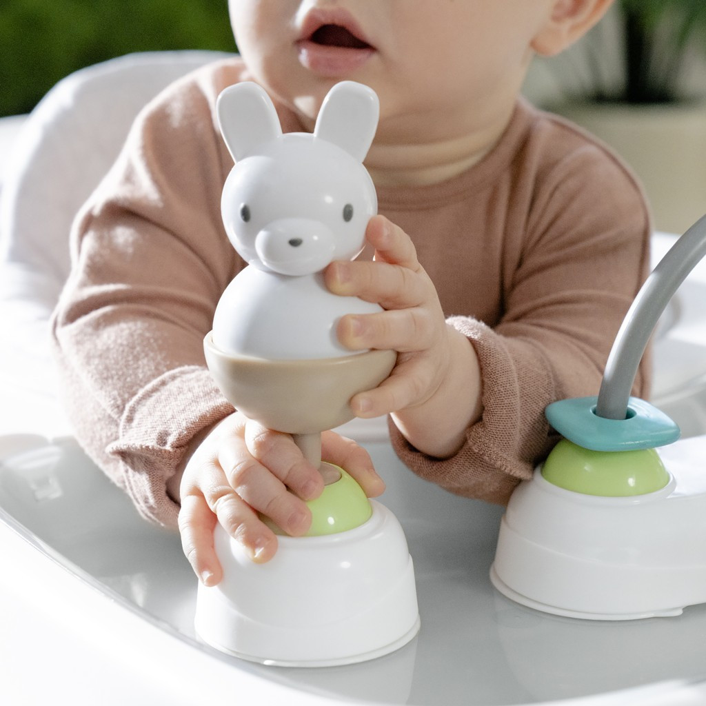 INGENUITY Bébikomp 3in1 Step & Sprout™ 6hó+ 12 kg-ig részletei