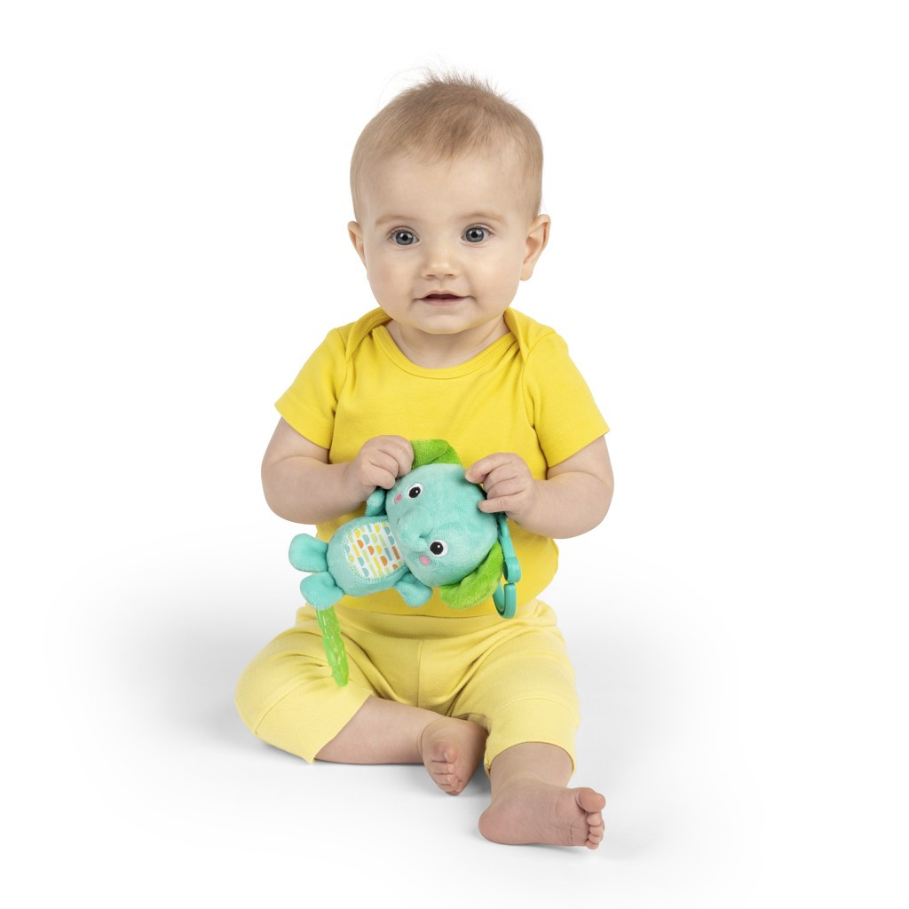 BRIGHT STARTS Játék dallamokkal C-karikánTug Tunes™ elefánt 0hó+ használat közben