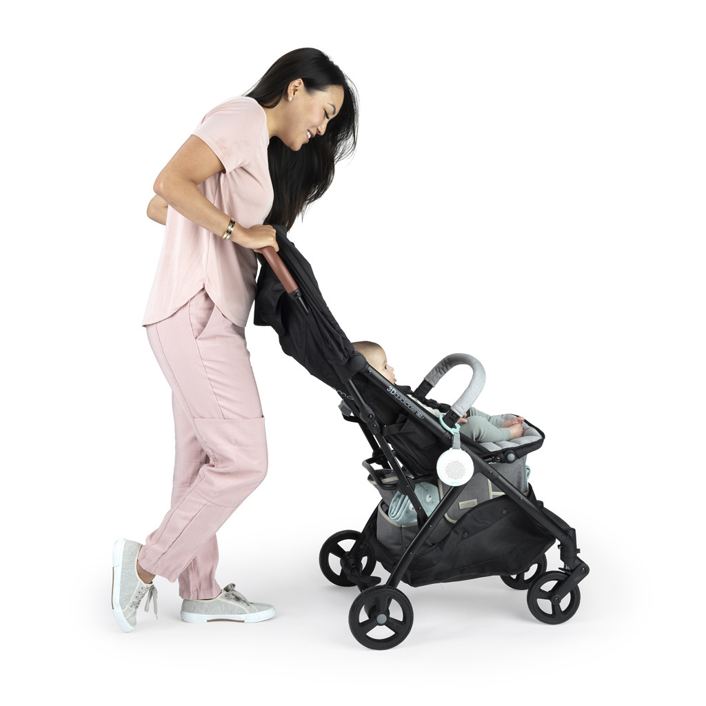 INGENUITY Zenelejátszó Pock-a-Bye Baby™ Utazóágy részletfotó a hálós oldalról