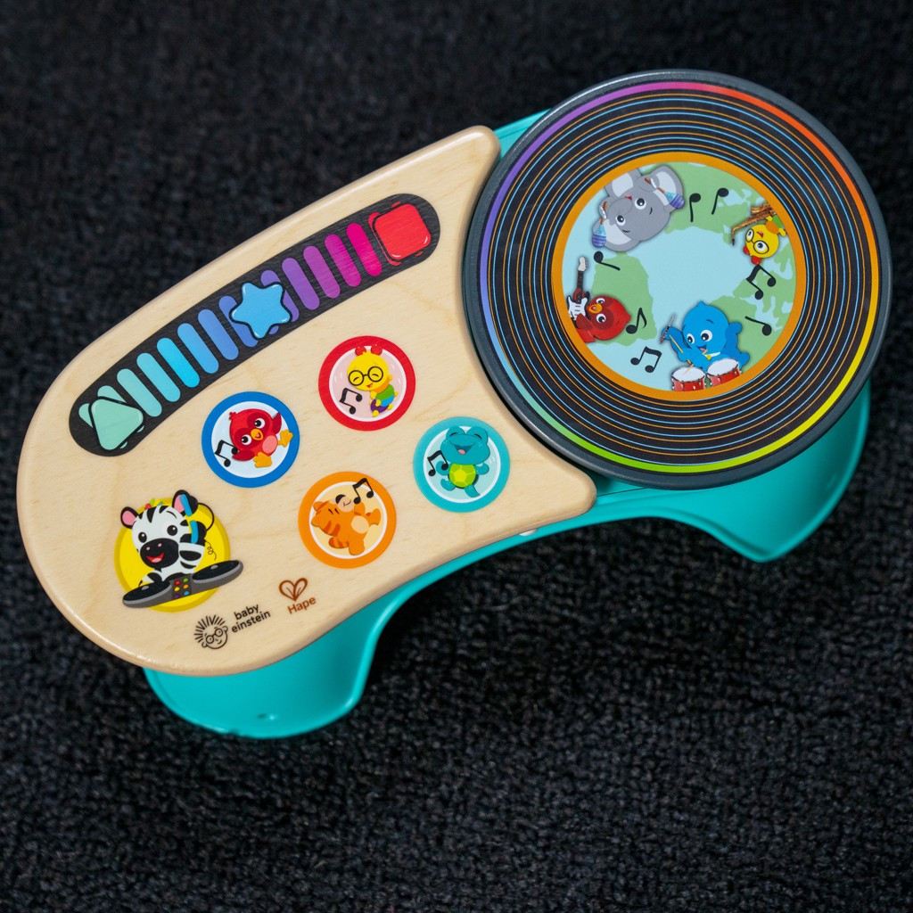 BABY EINSTEIN Zenélő játék Gramofón DJ Discovery™ Magic Touch™ HAPE 6hó+ közelről