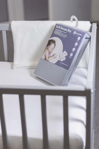 PETITE&MARS Gumis lepedő Soft Dream 120 x 61 Grey