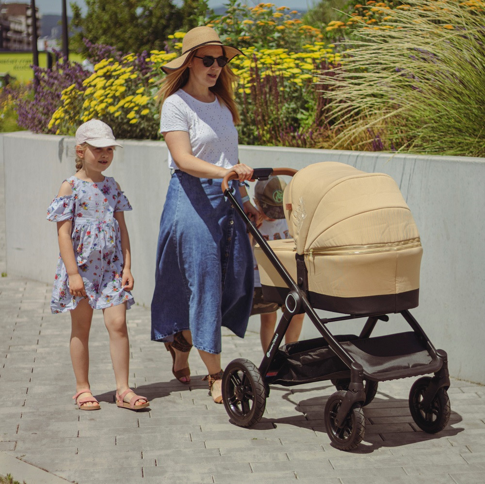 PETITE&MARS Kombinált babakocsi 2in 1 Trails Heritage Bee - Kényelem és biztonság