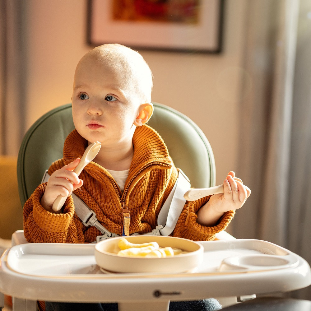 PETITE&MARS Etetőszék huzat és tálca Gusto Sugar Pink közeli kép