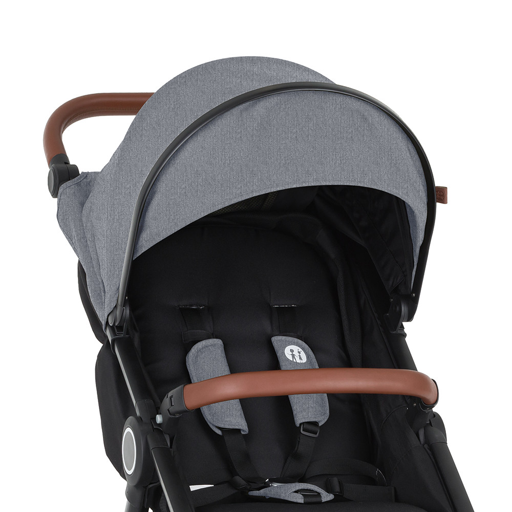 PETITE&MARS Napfénytető+övvédő Street2 Ultimate Grey használat közben