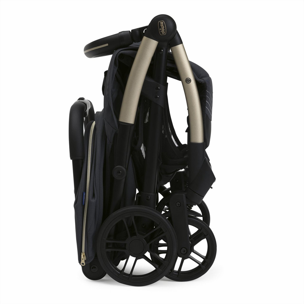 CHICCO Sport babakocsi Goody Xplus - Dark Shadow használat közben