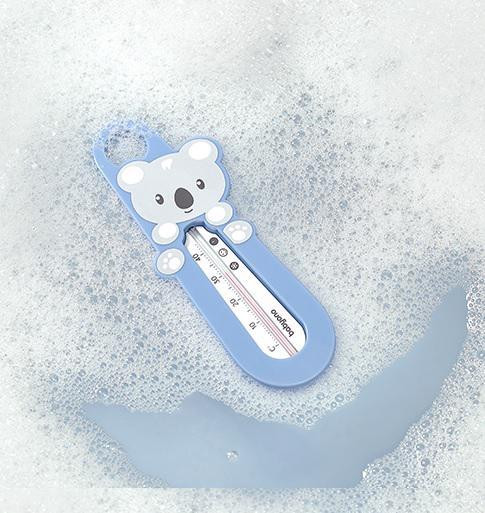 BABYONO Vízhőmérő- koala,kék használat közben