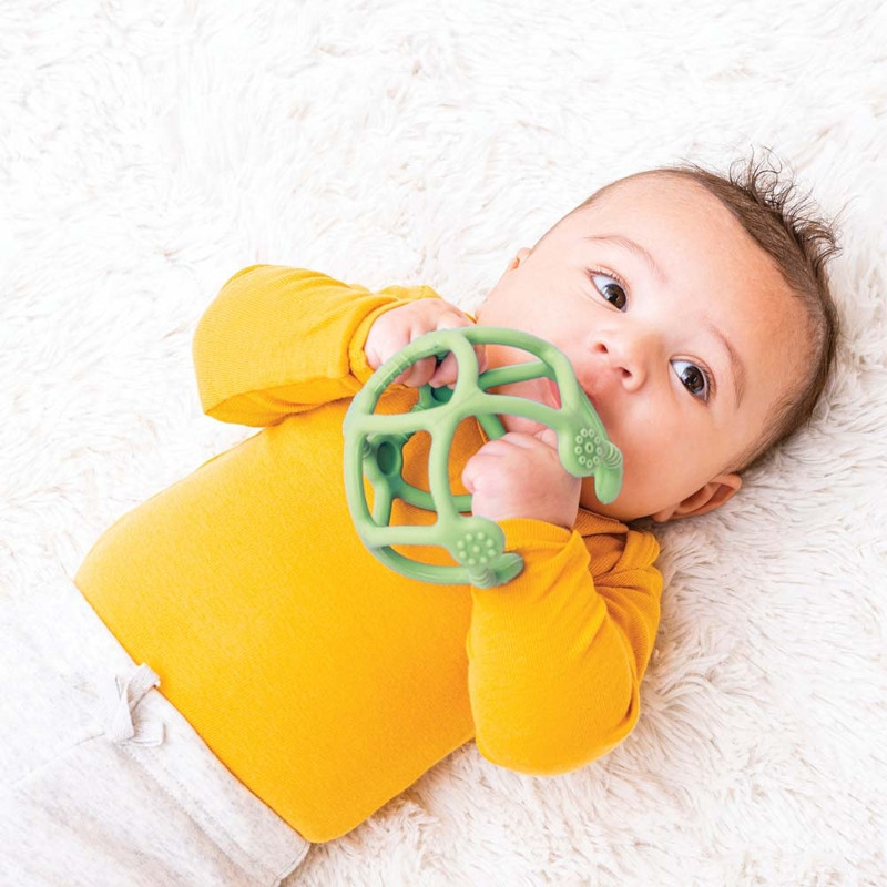 NATTOU Szilikon rágóka labda 2in1 BPA mentes 10 cm mint közelről