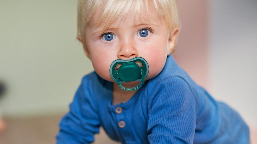Philips AVENT SCF085/31 Játszócumi Ultra air neutral 6-18hó fiús kék, 2db - csomagolás