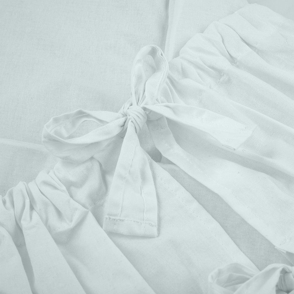 PETITE&MARS Megkötős pólya Nurse Baby Blue használat közben