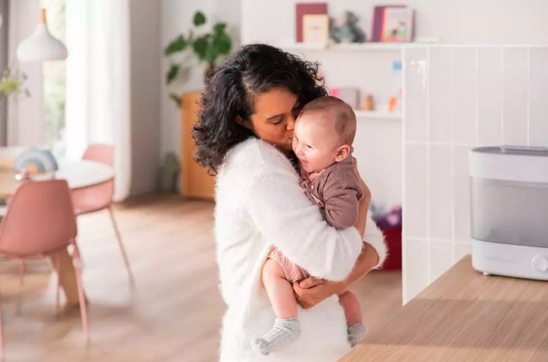 Avent SCF291/00 Elektromos sterilizáló használat közben