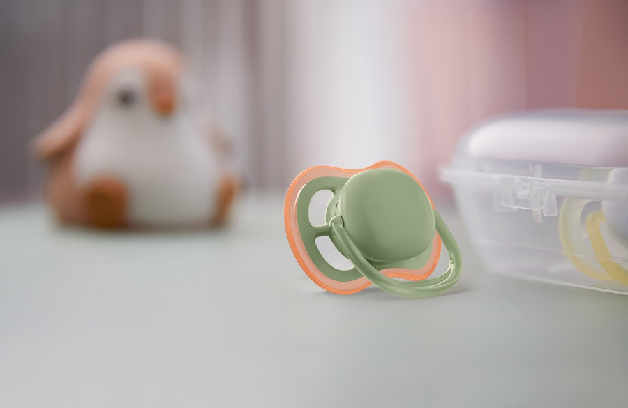 Philips AVENT SCF085/20 ultra air játszócumi neutral 6-18hó 2db - közeli kép