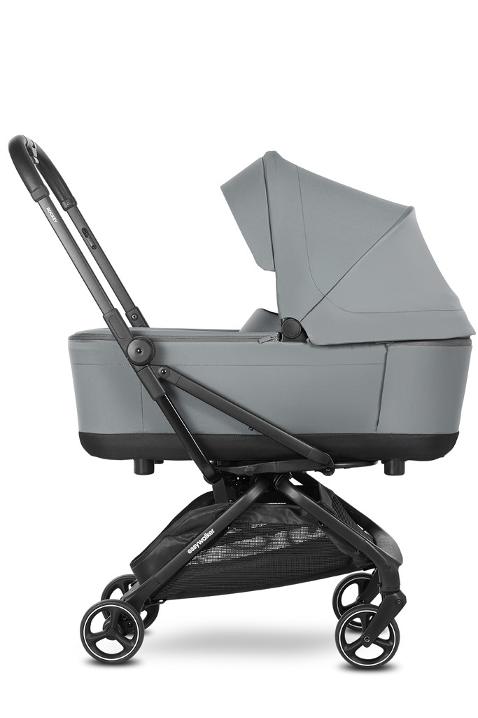 EASYWALKER Mózeskosár Rockey S/M/L Smooth Grey használat közben