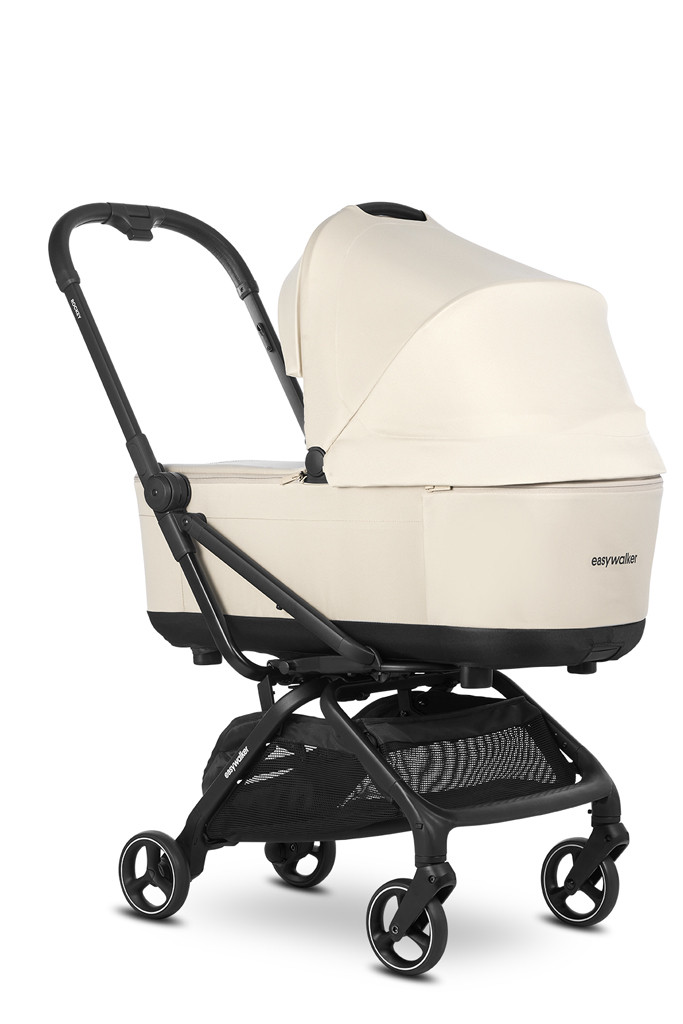 EASYWALKER Mózeskosár Rockey S/M/L Bright Taupe használat közben