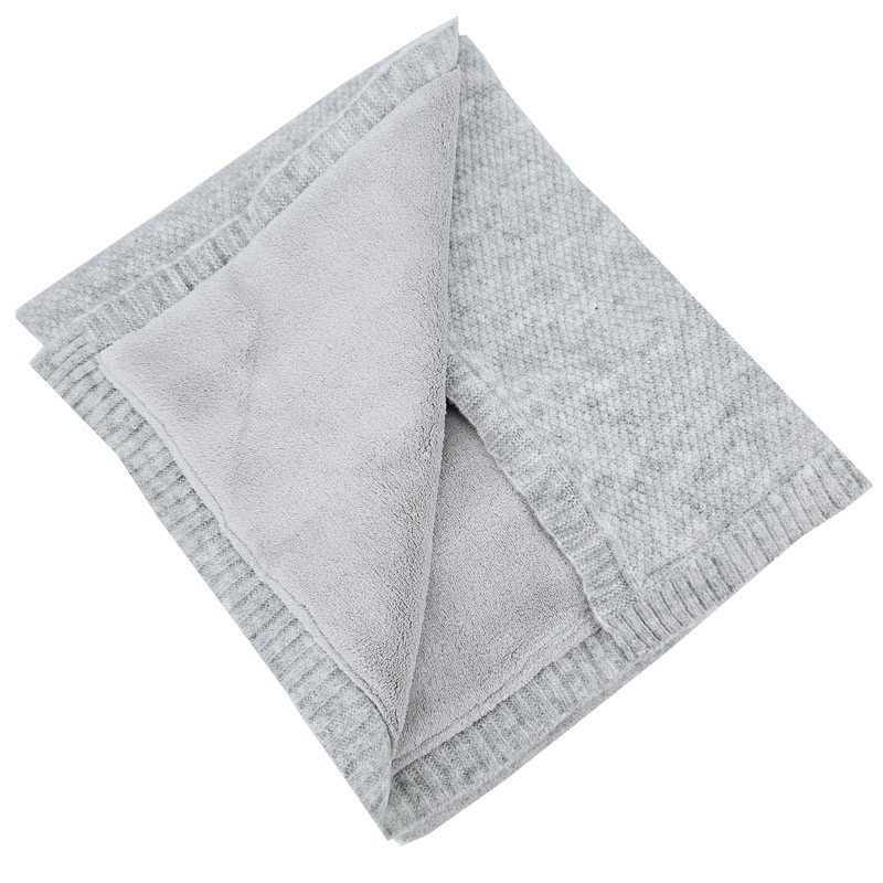 EKO Kötött takaró béléssel Szürke 100x80 cm - közelkép a kötött anyagról