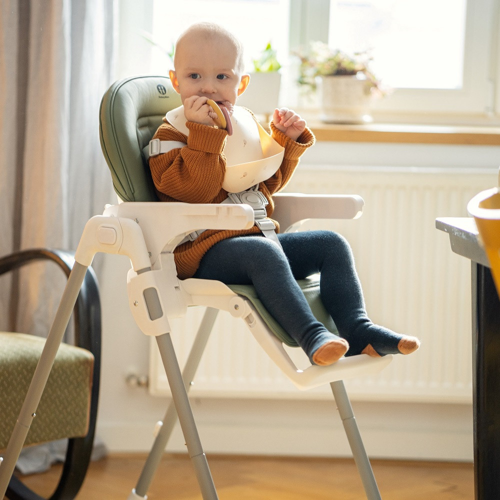 PETITE&MARS Etetőszék Gusto Complete Ochra Crowns összecsukva