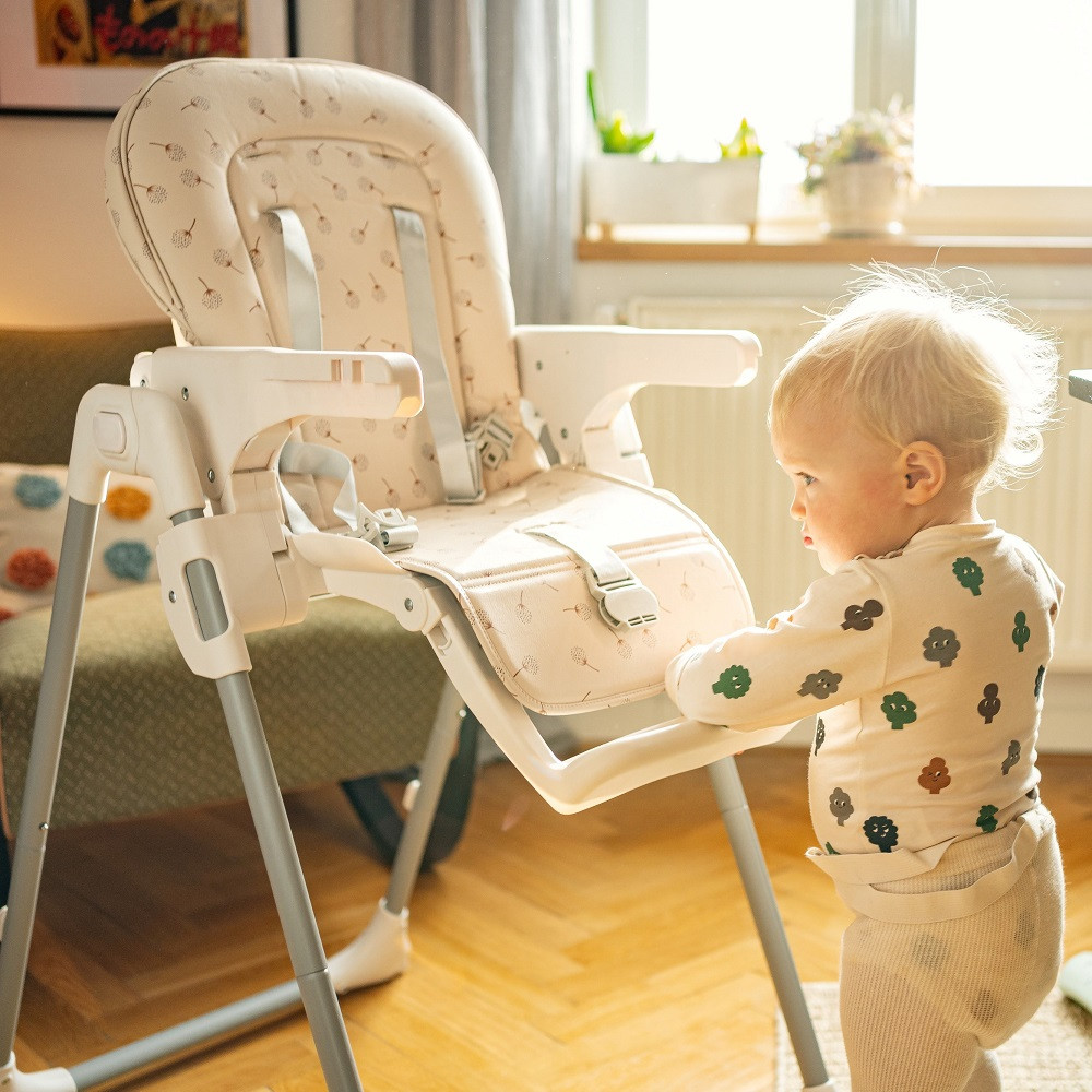 PETITE&MARS Etetőszék Gusto Complete Beige Dandelions kompakt méret