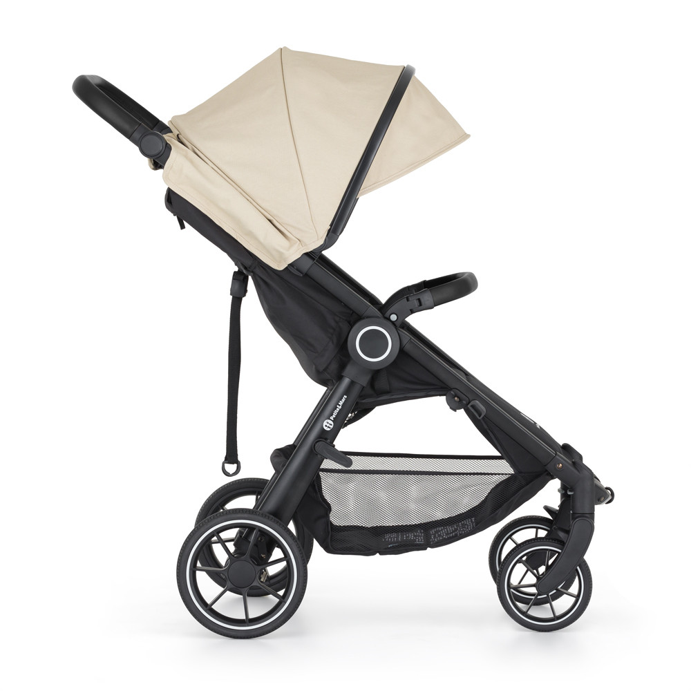 PETITE&MARS Sport babakocsi Street2 RWS Black Sahara Beige használat közben
