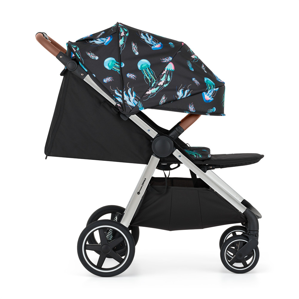 Petite&Mars Sport babakocsi Royal3 Silver Limited100 Jellyfish – ergonomikus háttámla és lábtartó, medúza mintás betéttel