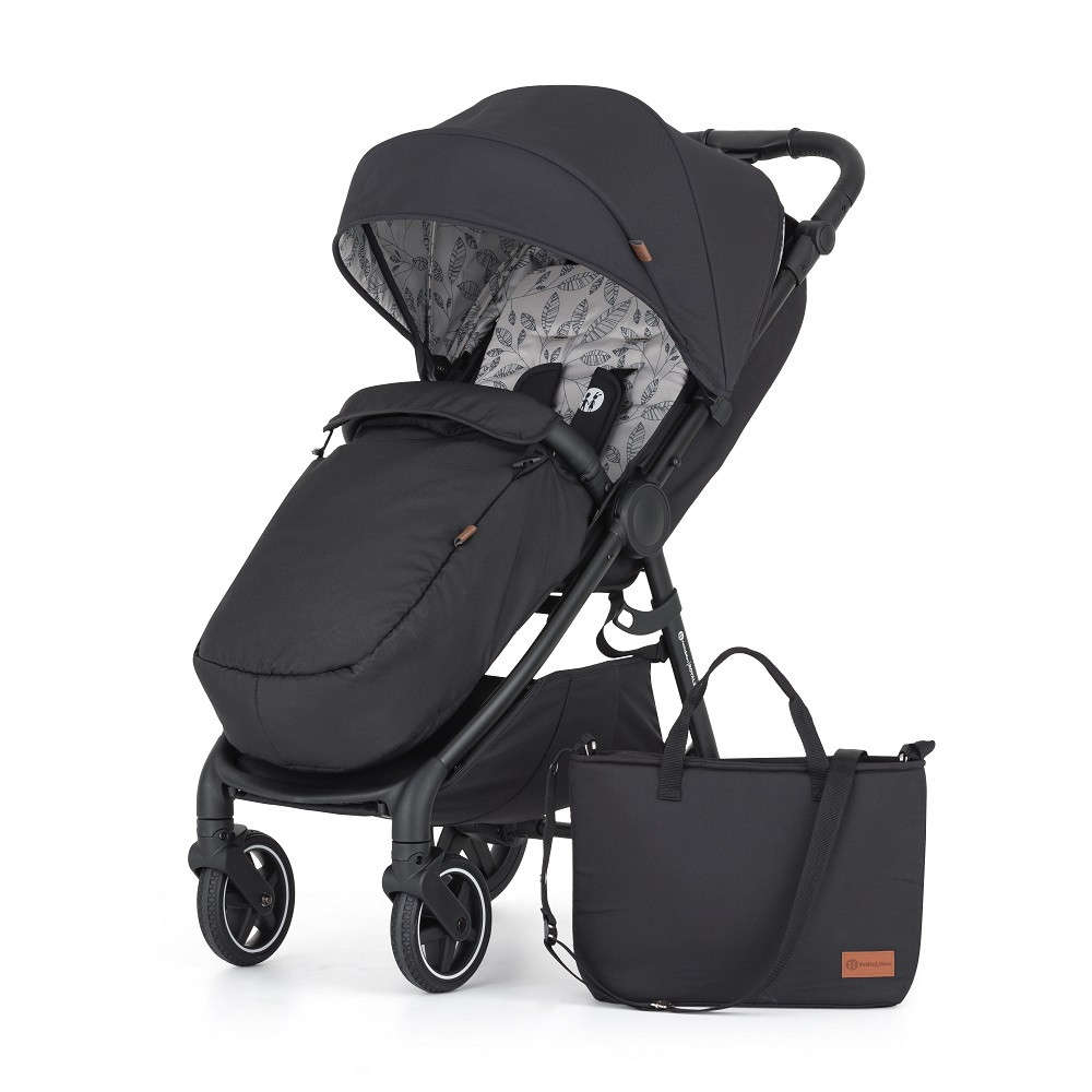 Petite&Mars Sport babakocsi Royal3 Black Perfect Black színben, kiterjesztett tetővel