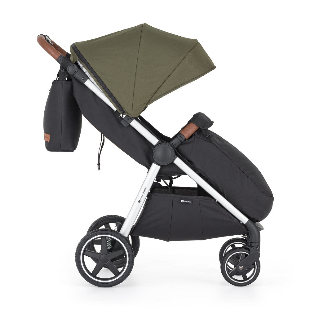 Petite&Mars Sport babakocsi Royal3 Silver Mature Olive – ergonomikus háttámla és lábtartó