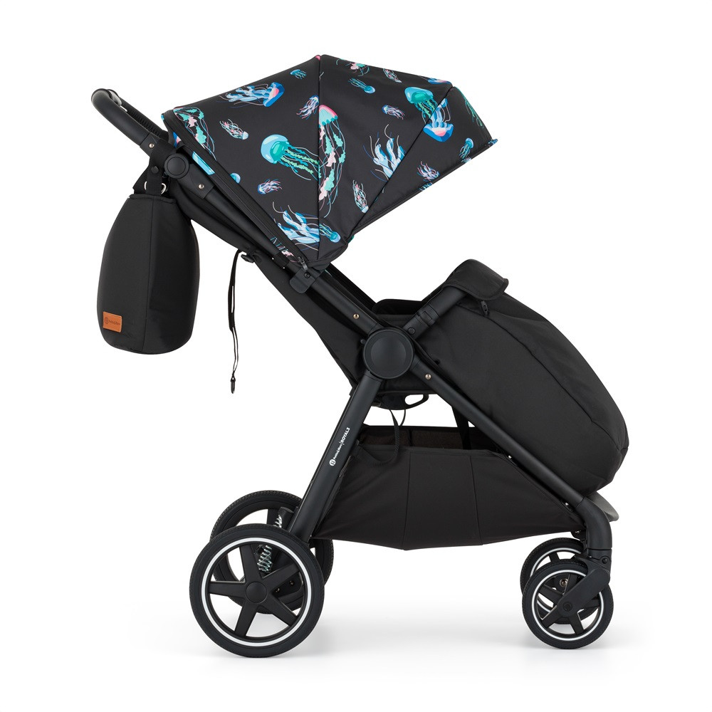 Petite&Mars Sport babakocsi Royal3 Black Limited100 Jellyfish – ergonomikus háttámla és lábtartó, medúza mintás betéttel