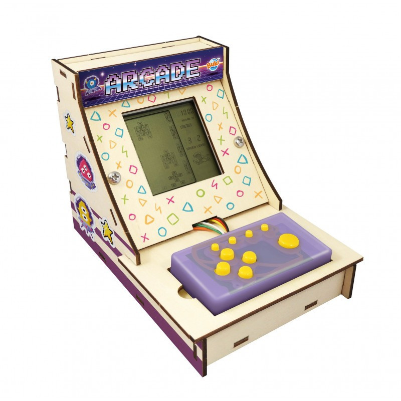 BUKI Mini Arcade játékgép használat közben
