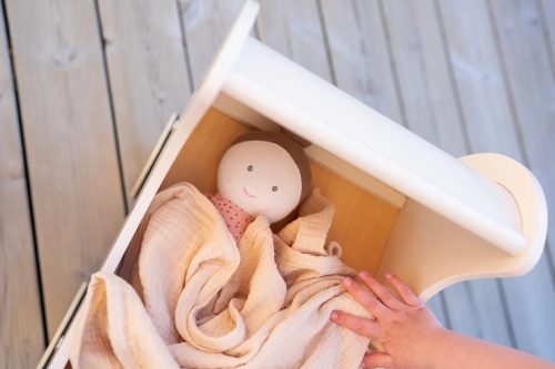 Astrid játékbaba díszdobozban Jabadabado