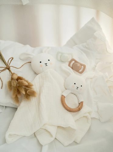 Nyuszis baba ajándékcsomag szundikendővel Jabadabado