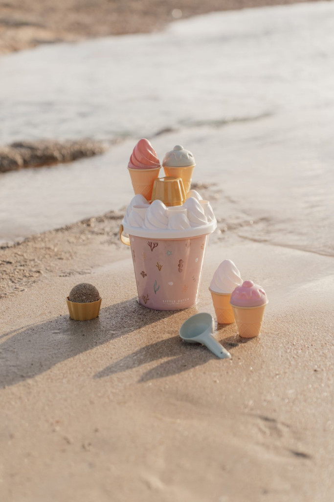 Little Dutch fagyis homokozó készlet Ocean Dreams pink - használatban