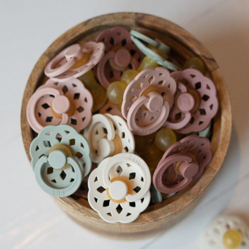 BIBS játszócumi - Boheme natúr kaucsuk 0-6 hó cseresznyevirág és hamvas lila 2 db