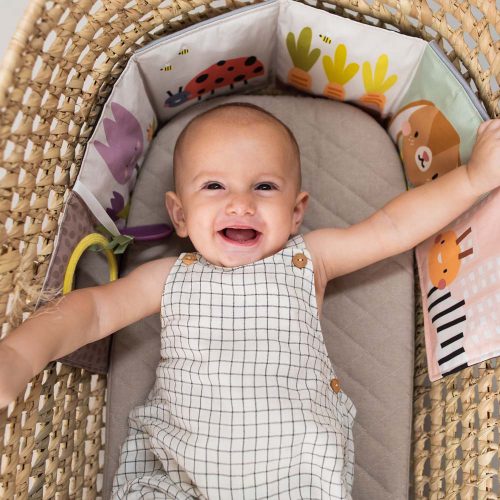 Taf Toys bébikönyv puha Városi kert 13065