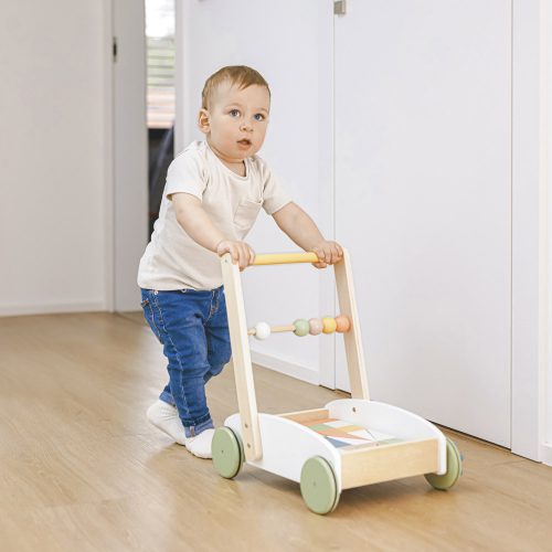 Zopa fa járássegítő kiskocsi játékkockákkal