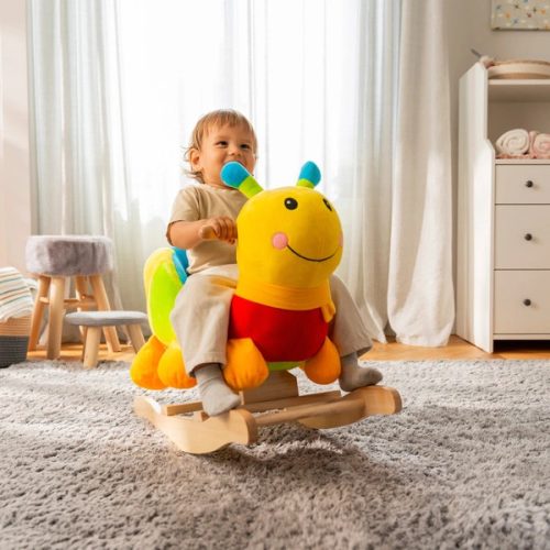 Fából készült ringató hernyó