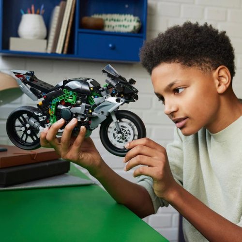 LEGO Technic Kawasaki Ninja H2R motorkerékpár 42170