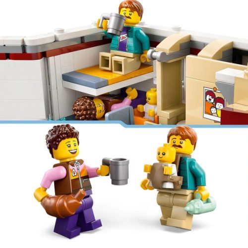 LEGO City Kalandos lakóautó 60454