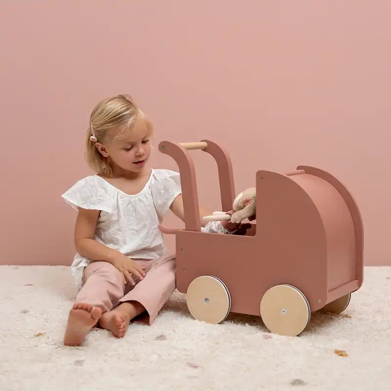 Little Dutch játék babakocsi kiegészítőkkel oldalnézet